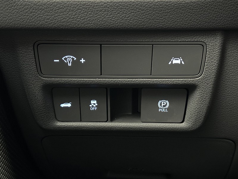 Vehicle image 32 of 41