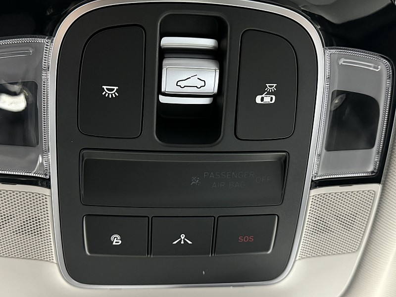 Vehicle image 37 of 41