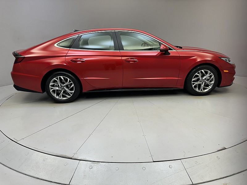 Vehicle image 4 of 41