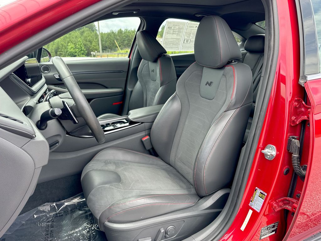 Vehicle image 11 of 35