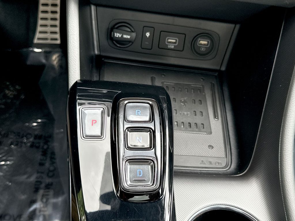 Vehicle image 20 of 35