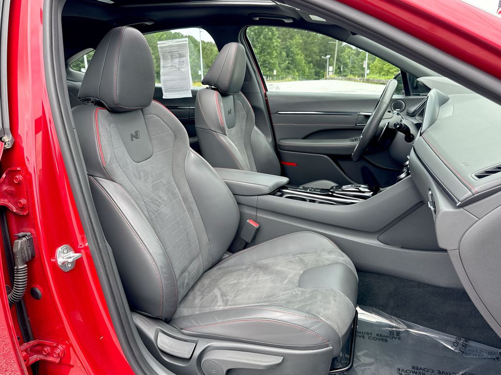 Vehicle image 26 of 35