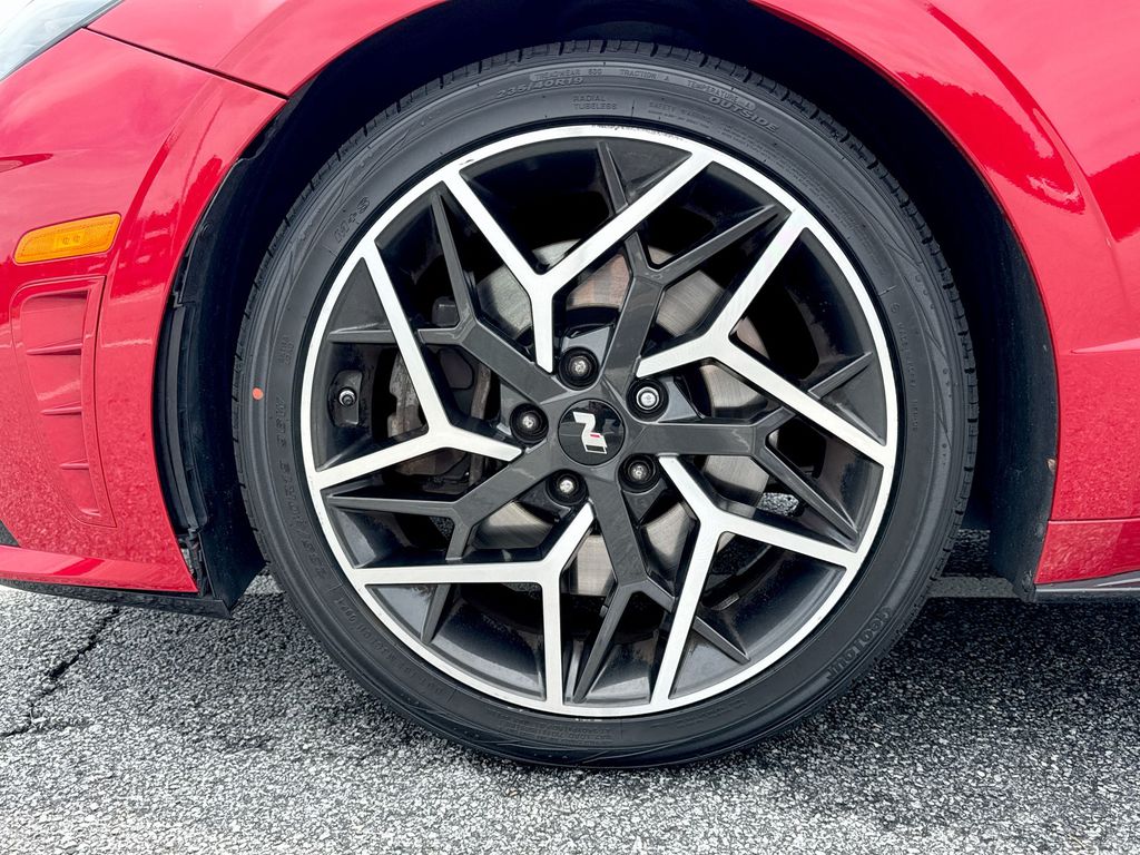 Vehicle image 10 of 35