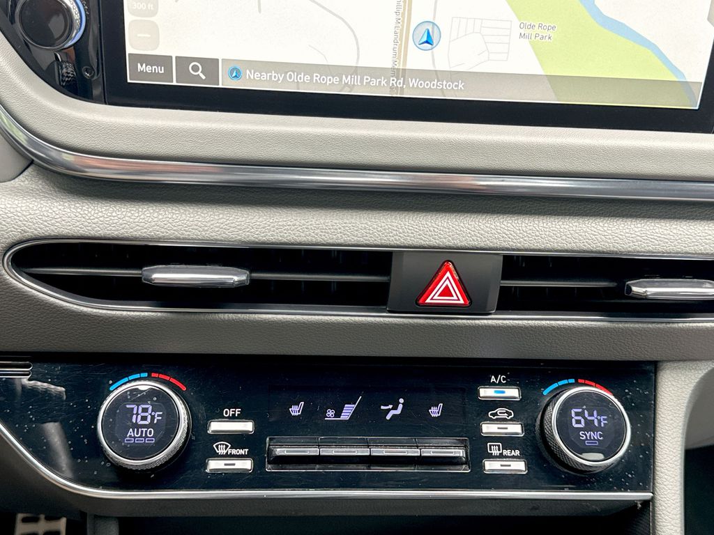 Vehicle image 19 of 35