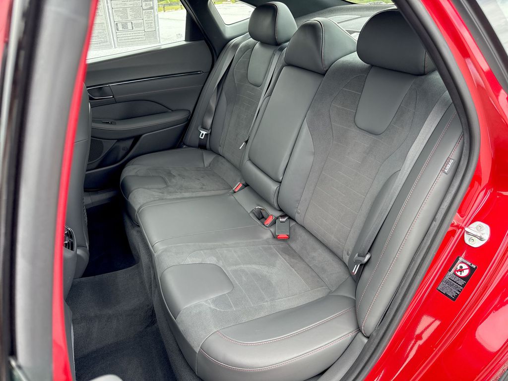 Vehicle image 23 of 35