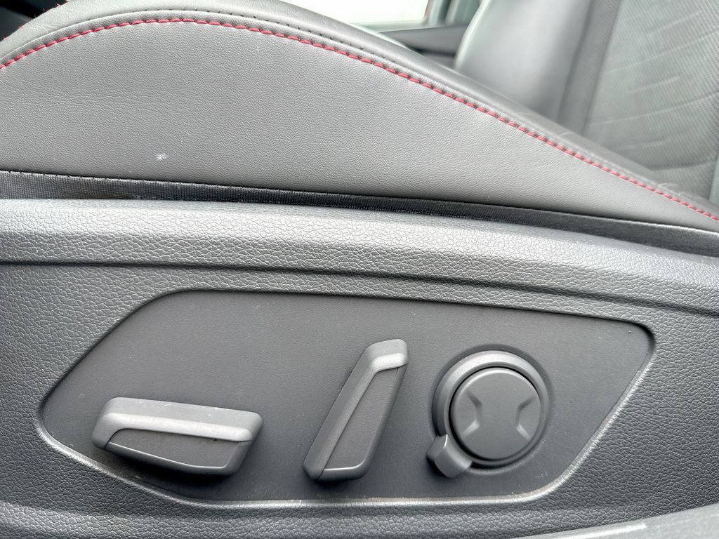 Vehicle image 12 of 35