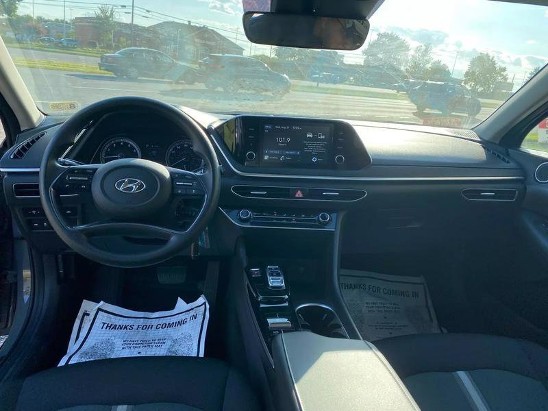 Vehicle image 9 of 17