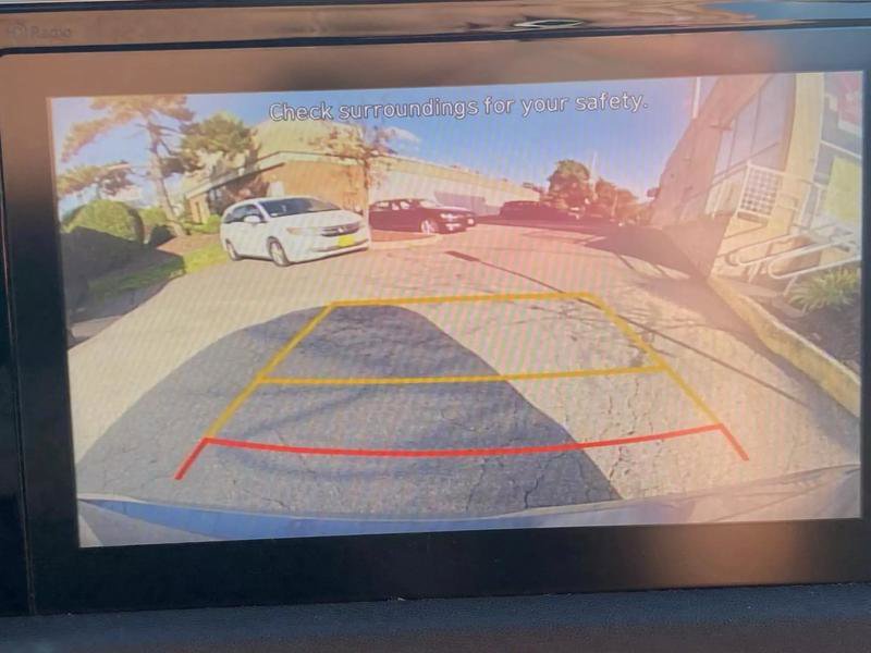 Vehicle image 11 of 17