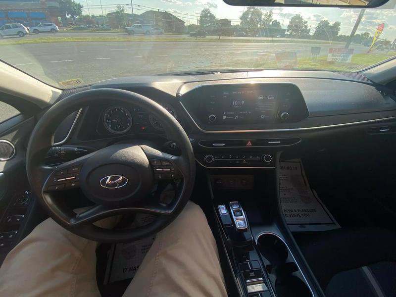 Vehicle image 12 of 17