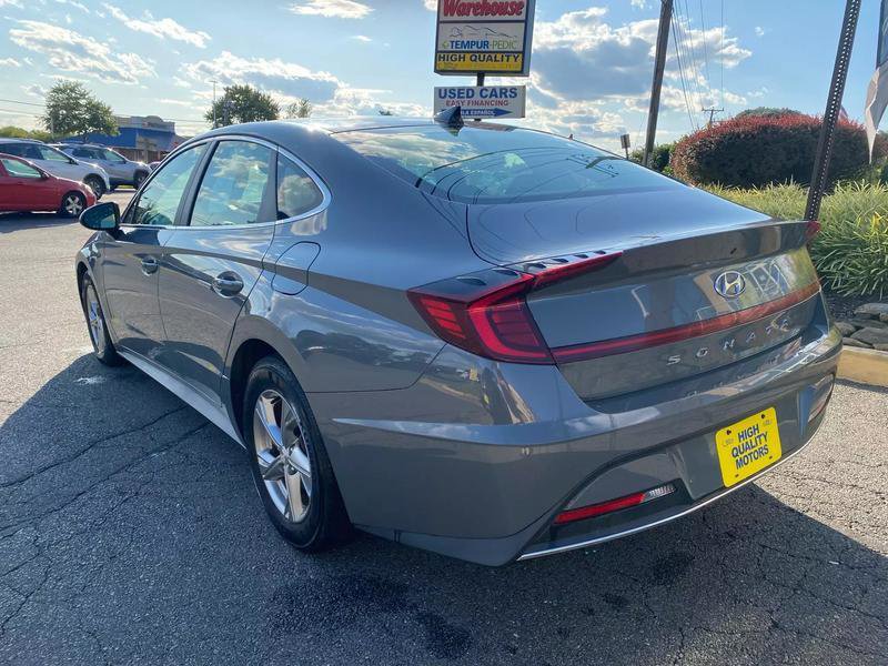 Vehicle image 6 of 17