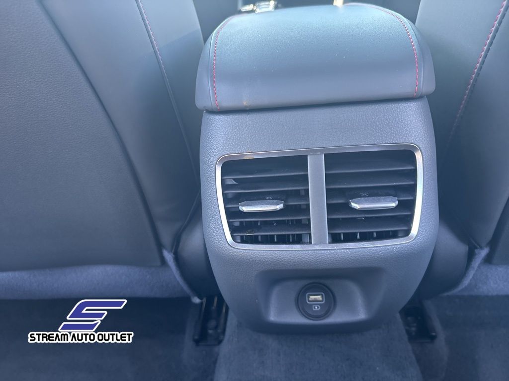 Vehicle image 17 of 35