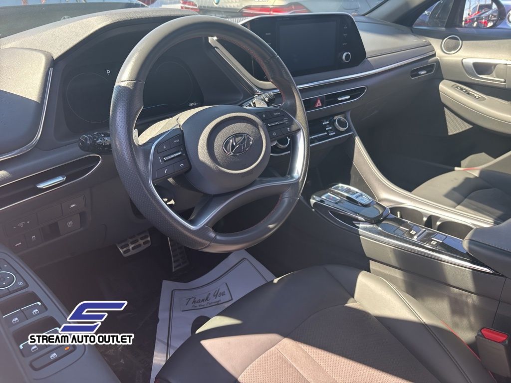 Vehicle image 22 of 35