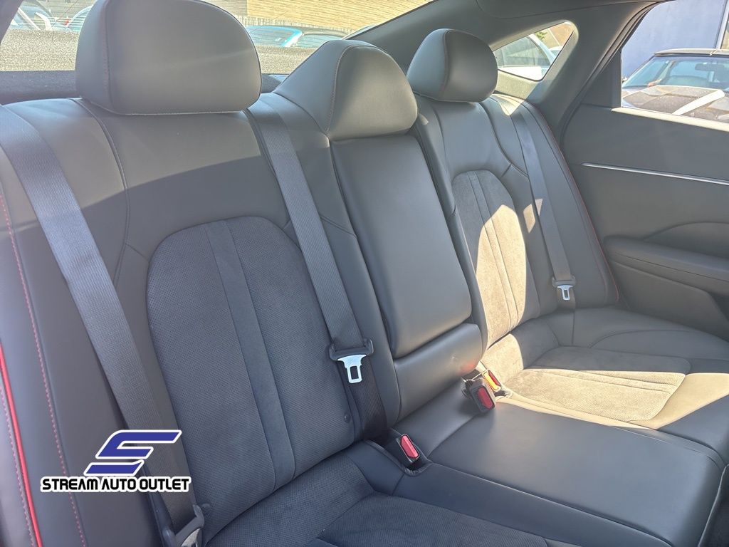 Vehicle image 13 of 35