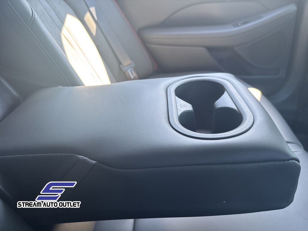 Vehicle image 16 of 35