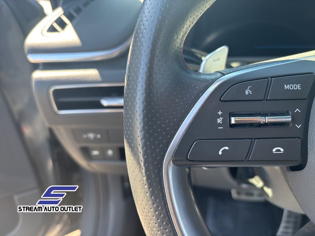 Vehicle image 26 of 35