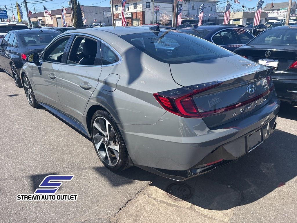Vehicle image 4 of 35