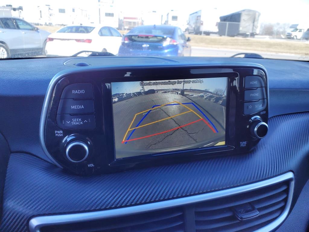 Vehicle image 17 of 20
