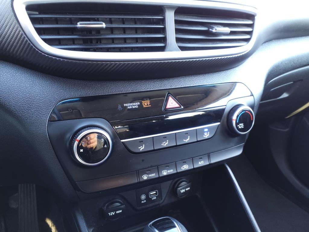 Vehicle image 15 of 20
