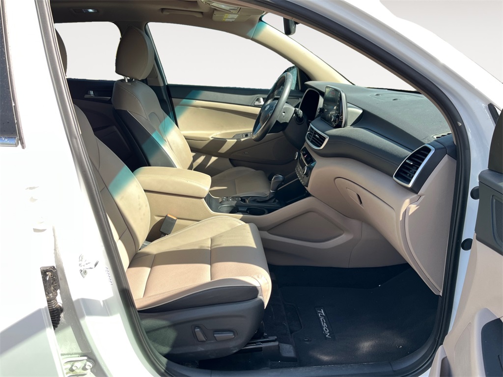 Vehicle image 15 of 45