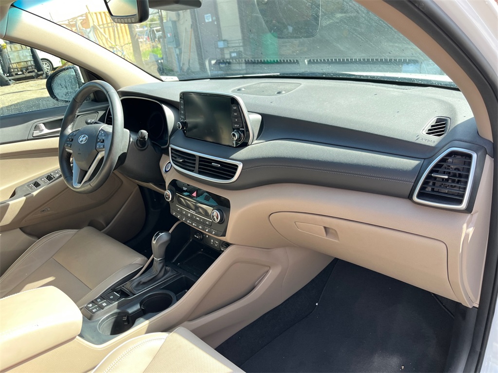 Vehicle image 16 of 45