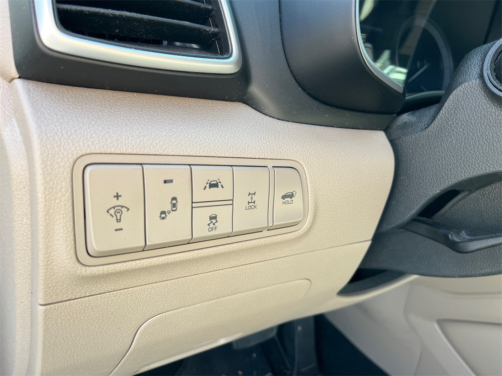 Vehicle image 20 of 45