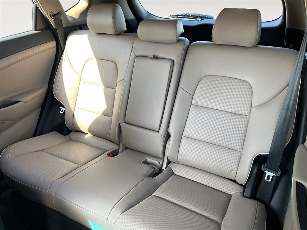 Vehicle image 13 of 45