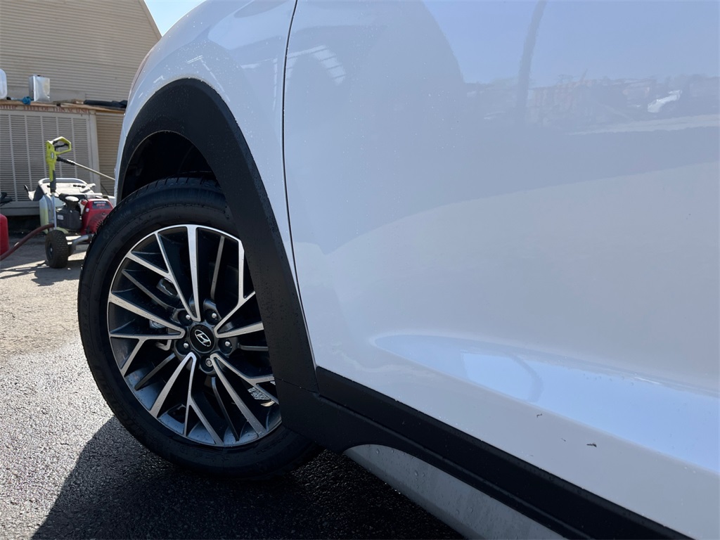 Vehicle image 36 of 45