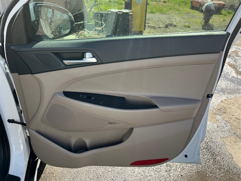 Vehicle image 17 of 45