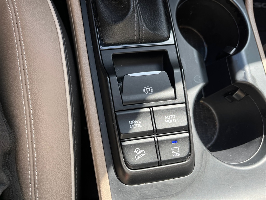 Vehicle image 29 of 45