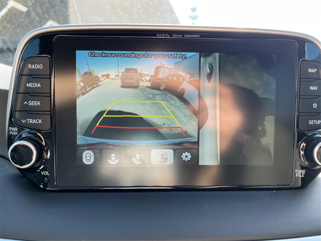 Vehicle image 27 of 45