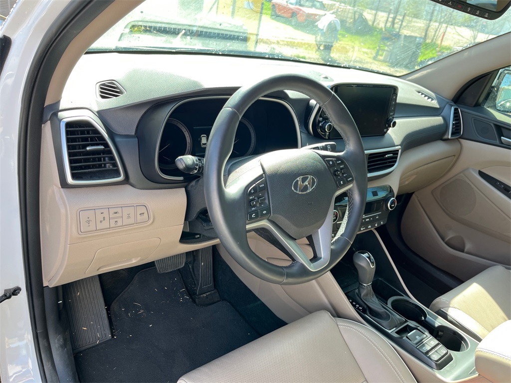 Vehicle image 19 of 45