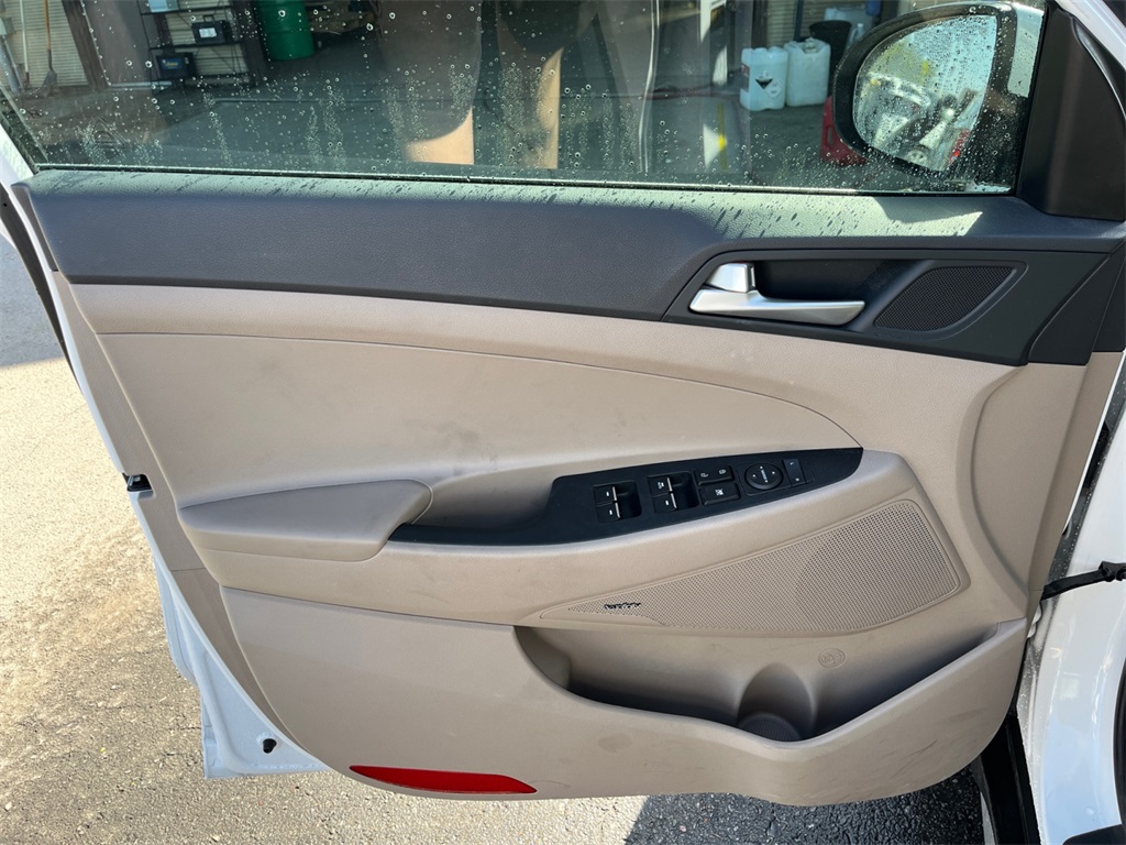 Vehicle image 18 of 45