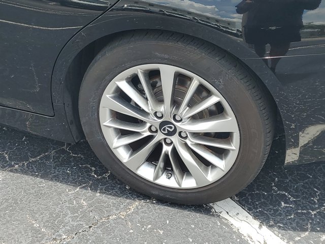 2021 INFINITI Q50 3.0T Luxe Image 5 of 30