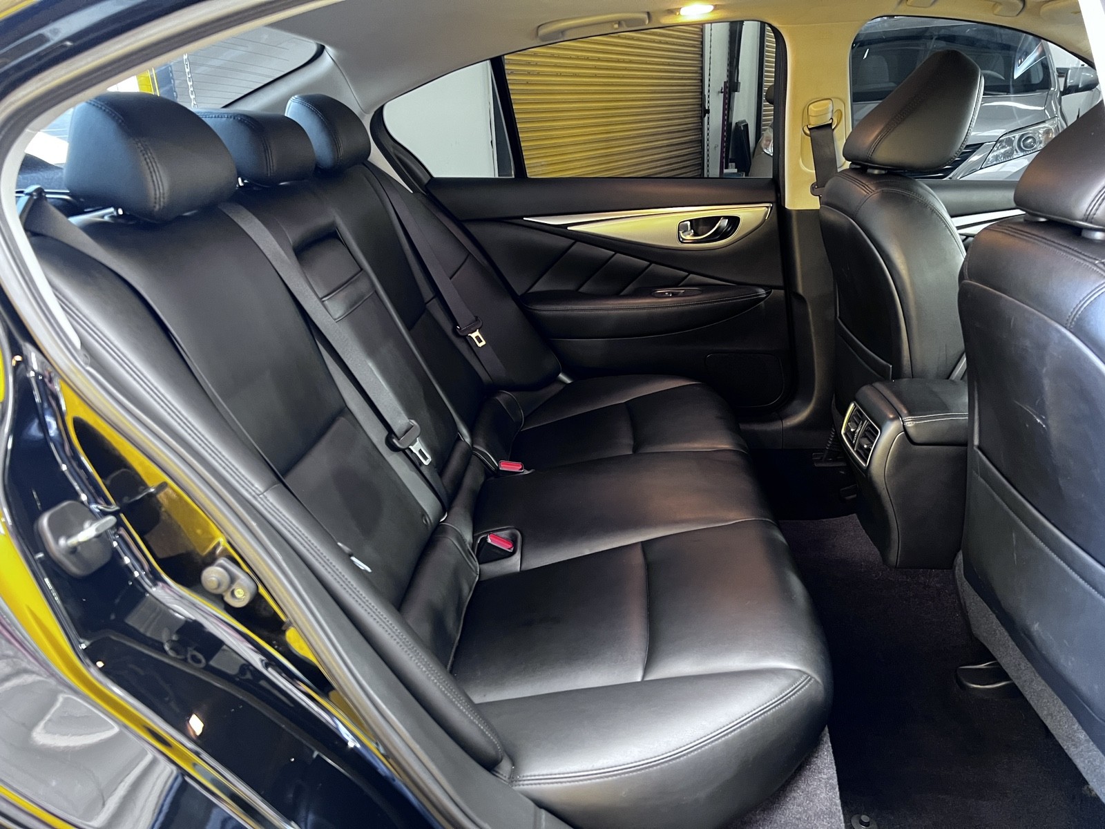 Vehicle image 12 of 26