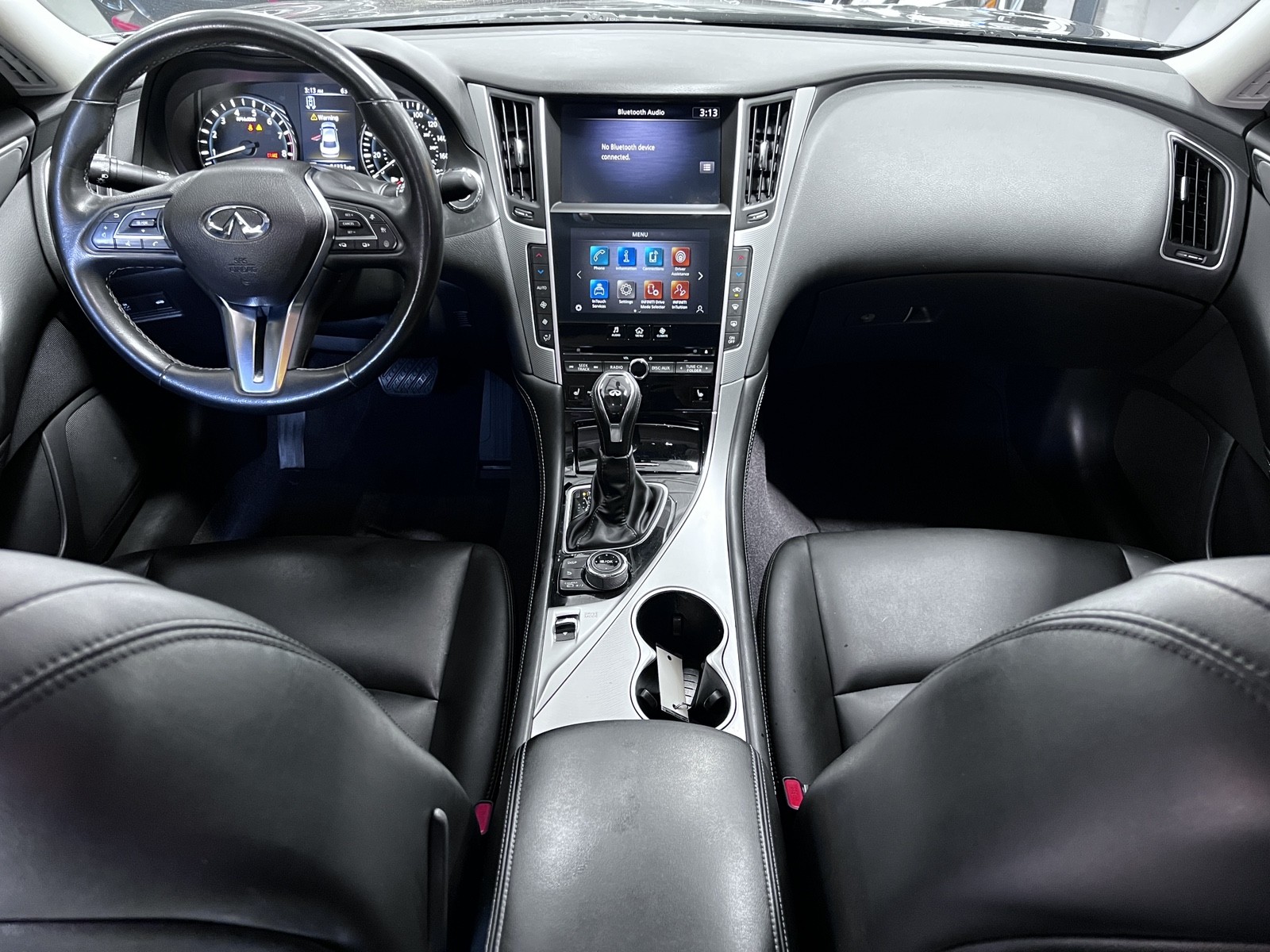 Vehicle image 24 of 26