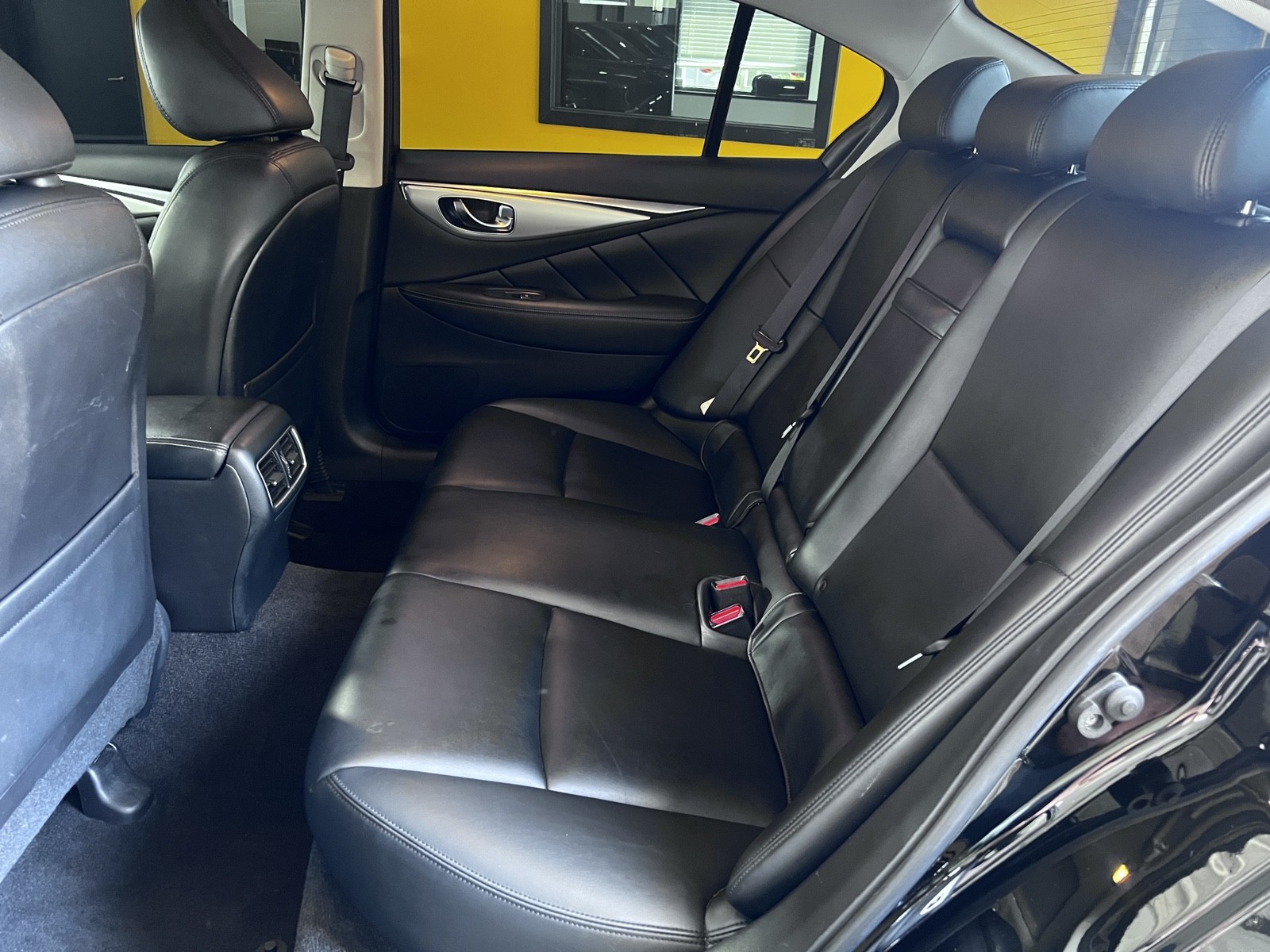 Vehicle image 13 of 26