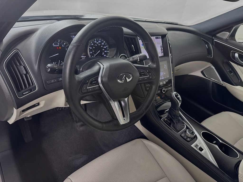 Vehicle image 17 of 41