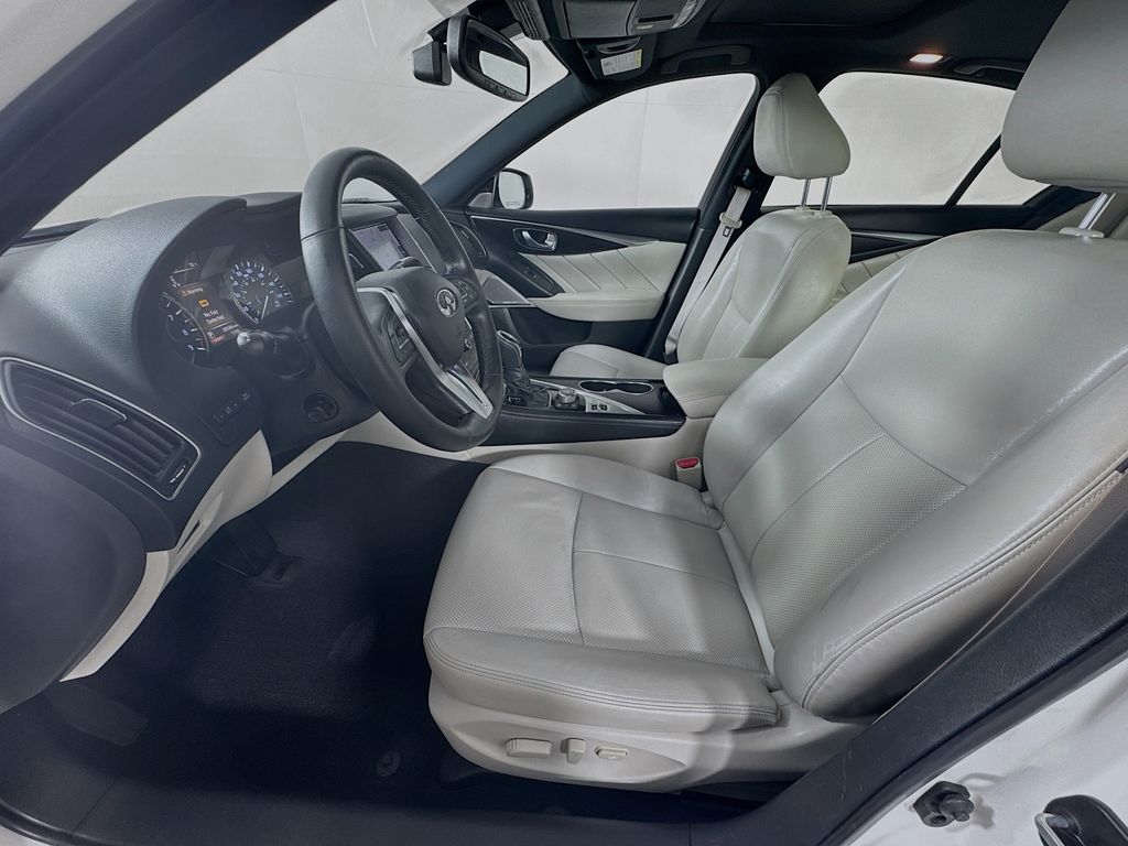 Vehicle image 22 of 41