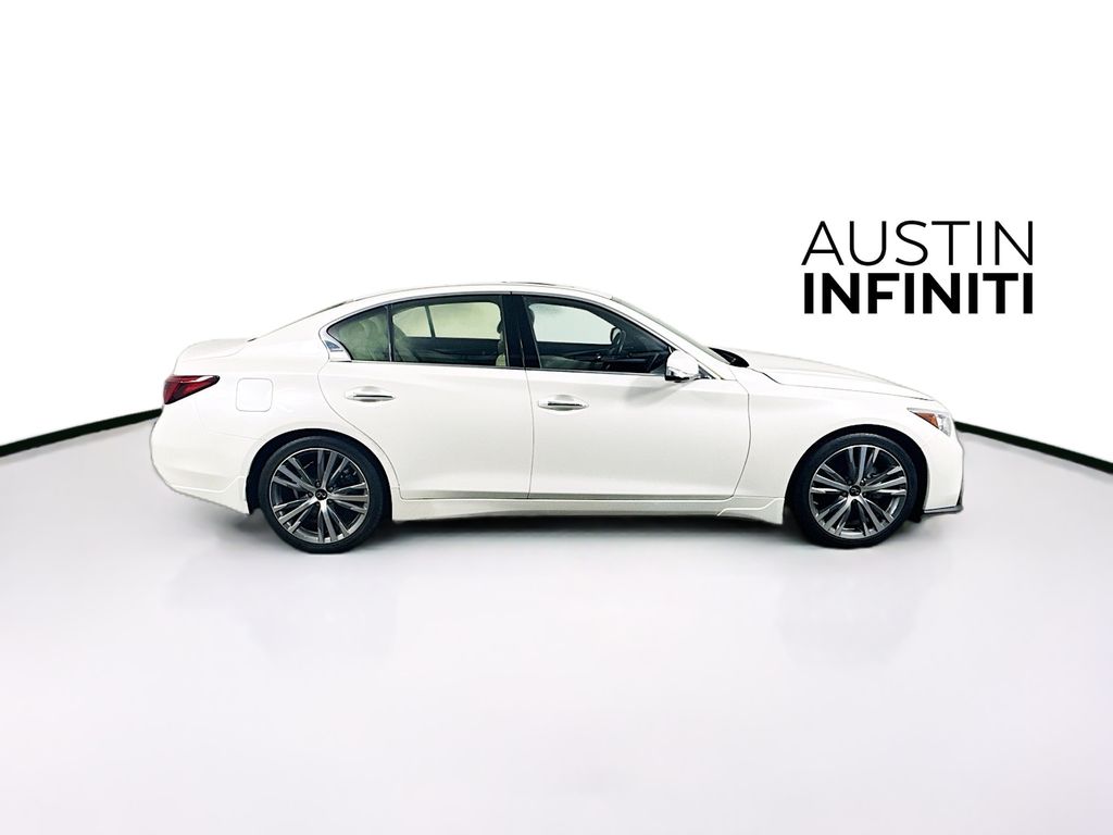 Vehicle image 4 of 41