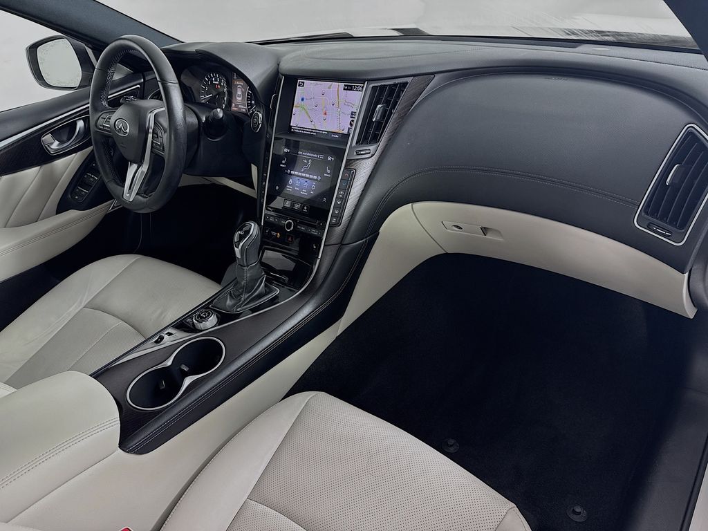 Vehicle image 16 of 41