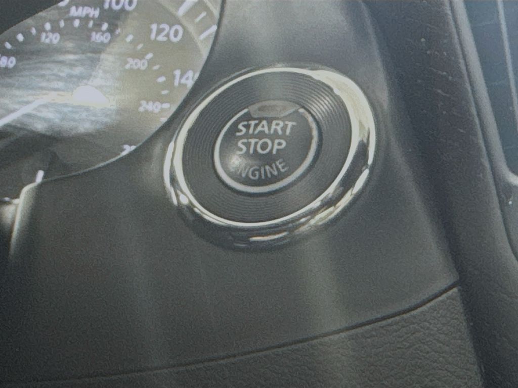 Vehicle image 38 of 41
