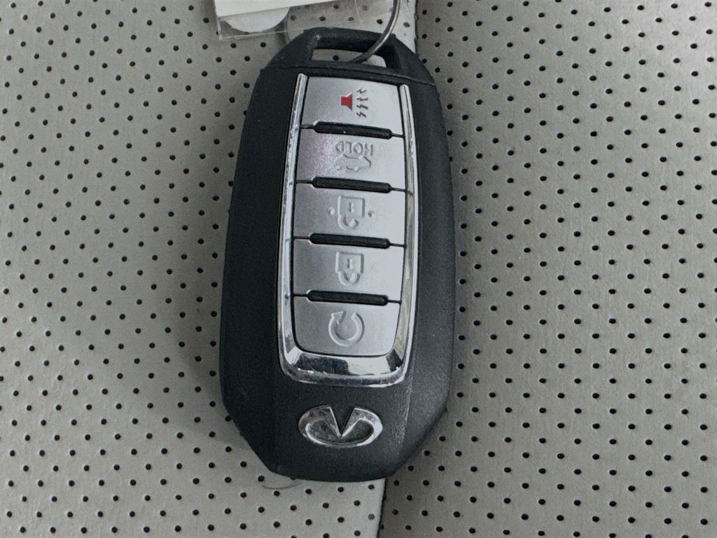 Vehicle image 31 of 41