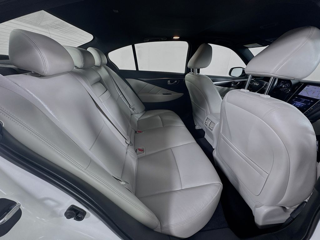 Vehicle image 12 of 41