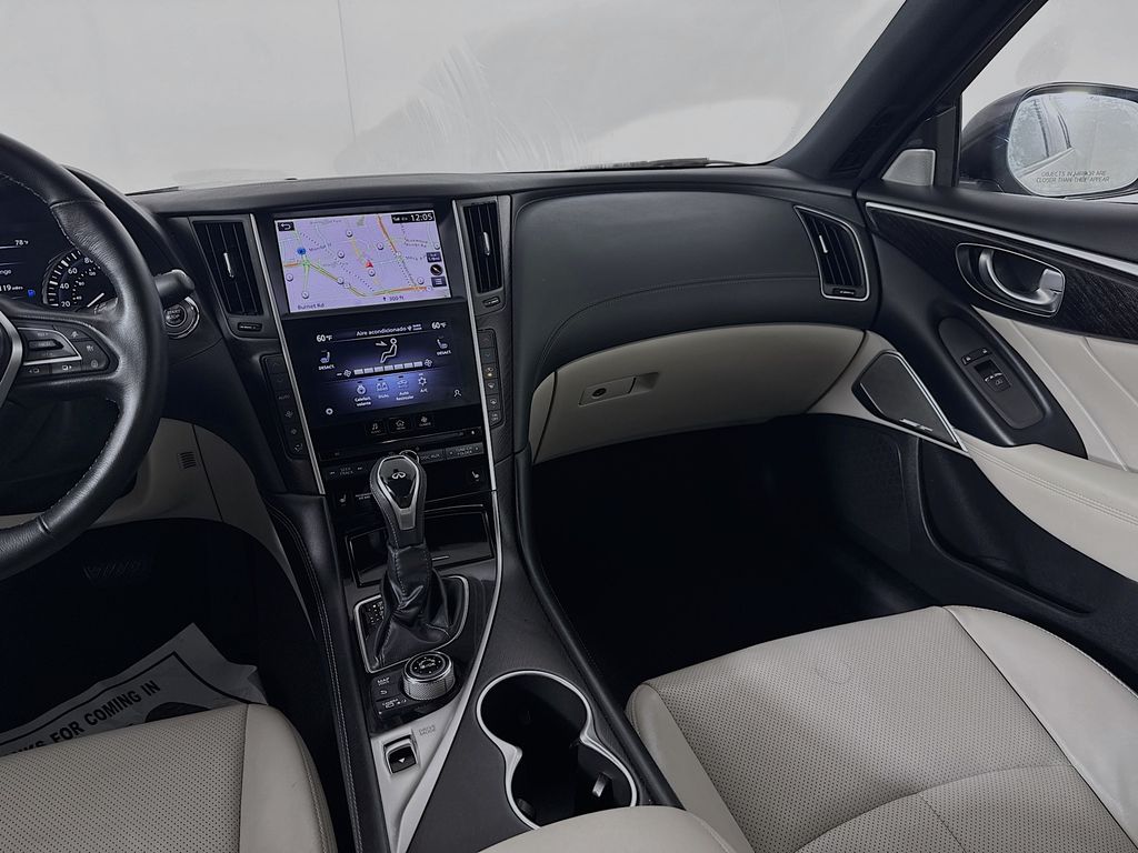 Vehicle image 21 of 41