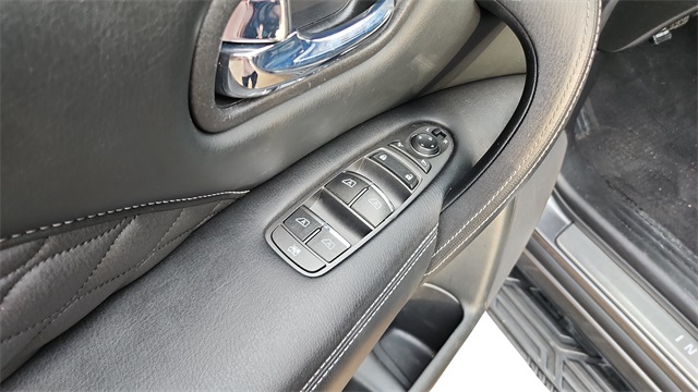 2021 INFINITI QX80 Sensory Image 35 of 40