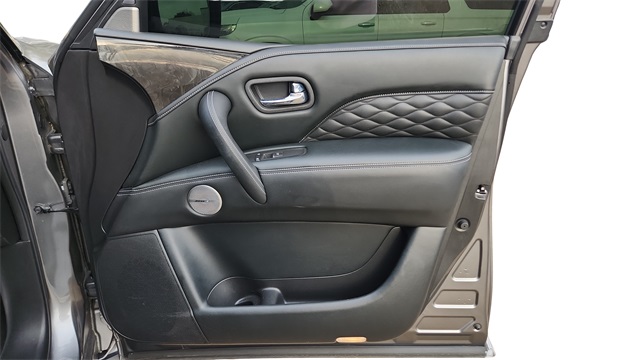 2021 INFINITI QX80 Sensory Image 16 of 40