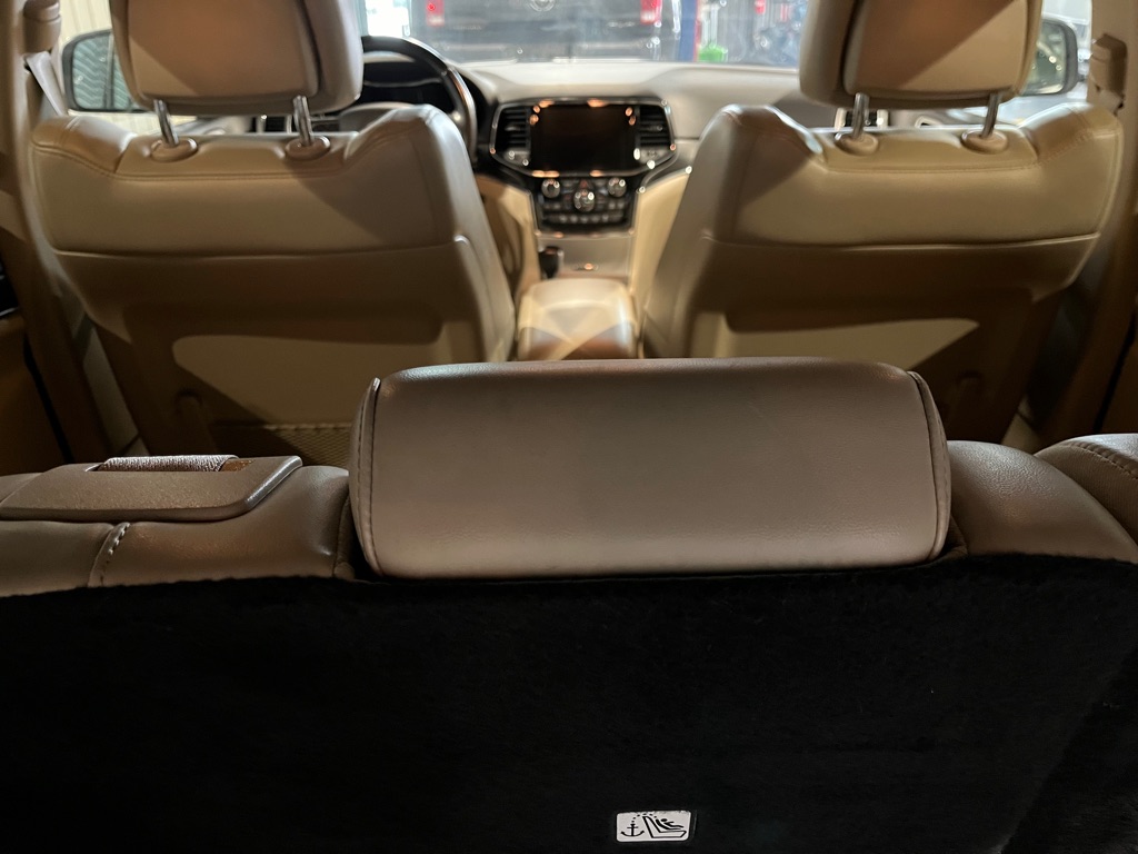 Vehicle image 20 of 33