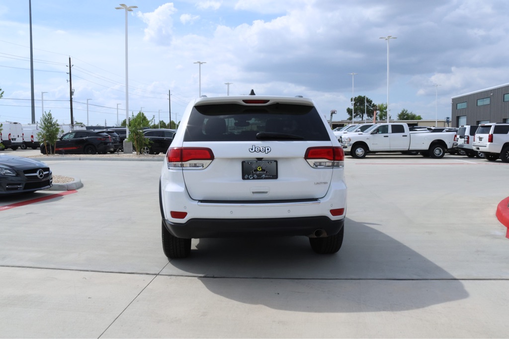 Vehicle image 6 of 33