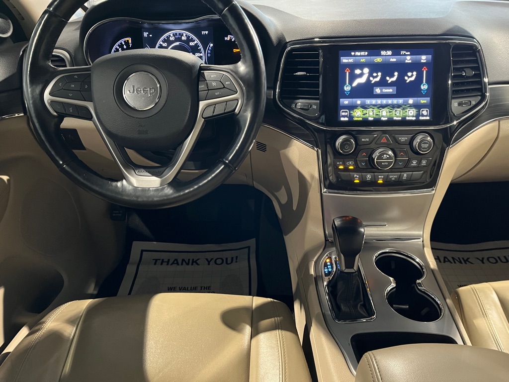 Vehicle image 21 of 33