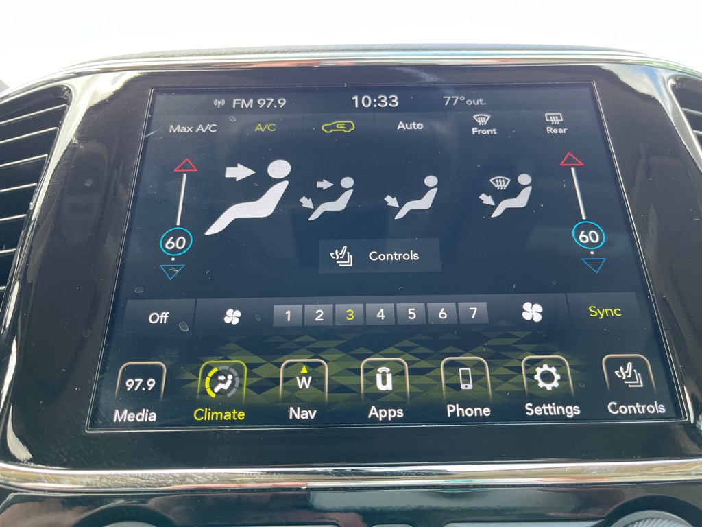 Vehicle image 25 of 33